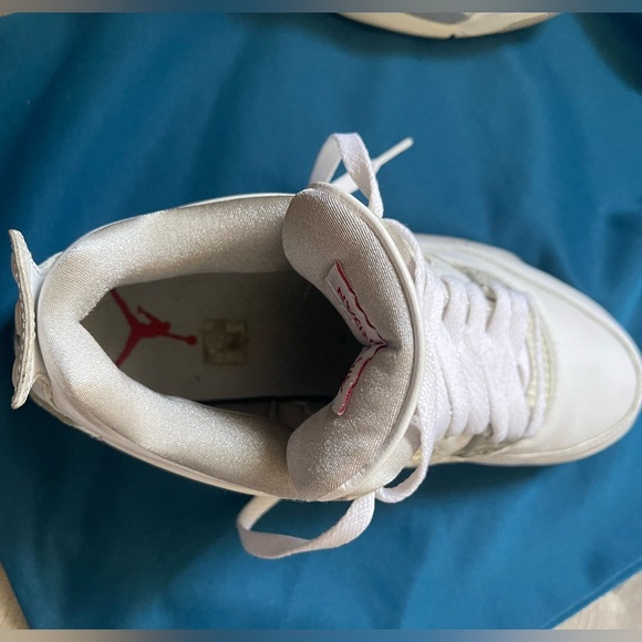 Air Jordan 4 Oreos​ - Picture 6 of 11